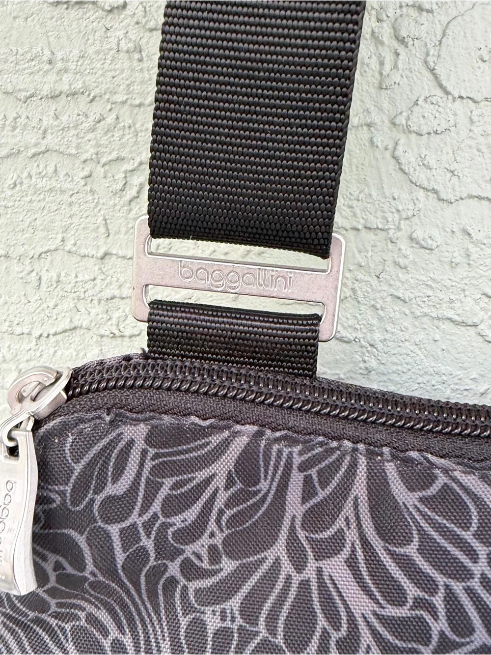 Baggallini Black Floral Crossbody with Matching Pouch